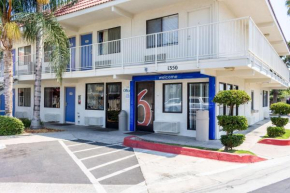 Motel 6-Bakersfield, CA - Convention Center